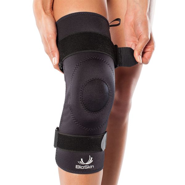 Knee brace with patella stability