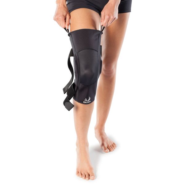 Lightweight hinged knee brace